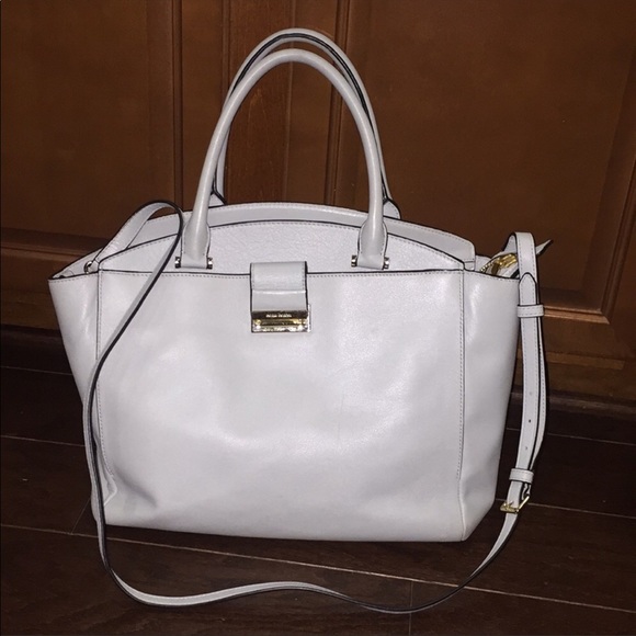 henri bendel Handbags - Henri Bendel French Gray satchel bag